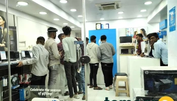 Hp World - Navi Peth - 97/8
