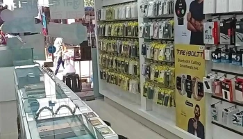Top 10 Store | Mobiles, Tv, Laptop, Accessories in Bhandup West Station Road - Ground Floor