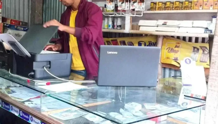 Aktarul Computer Store -  Inside - Manullapara, Pipulbari Pt.iv