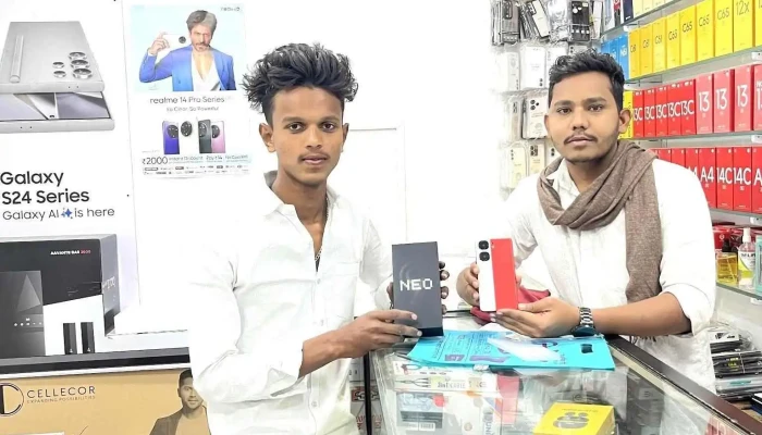 Aniket Mobile Shopee -  Inside - Ambajogai