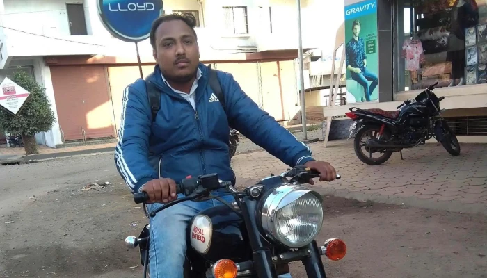 Bhadra Pratik Mall -  Near Me - Bharvas, Amalner