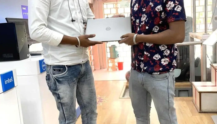 Dell Exclusive Store -    Hisar Inside - Hisar