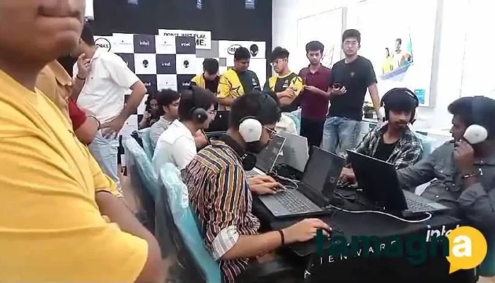 Dell Exclusive Store -    Sector  14 Gurgaon Videos - Gurugram
