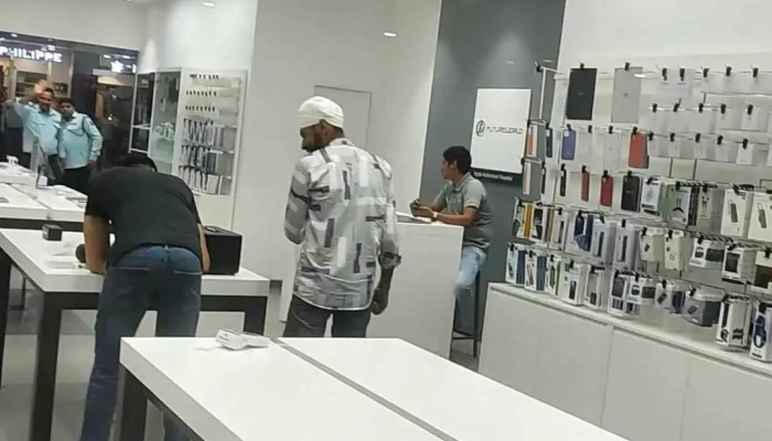Future World -    Apple Authorised Reseller Videos - Thanesar, Kurukshetra