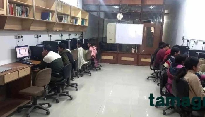 Great Solutions Institute -    Best Institute Of Ielts Spoken English Computer Training Institute In Pinjore Building - Pinjore