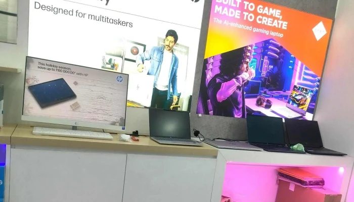 Hp World -    Good Earth City Center Mall Near Me - Gurugram, Fatehpur