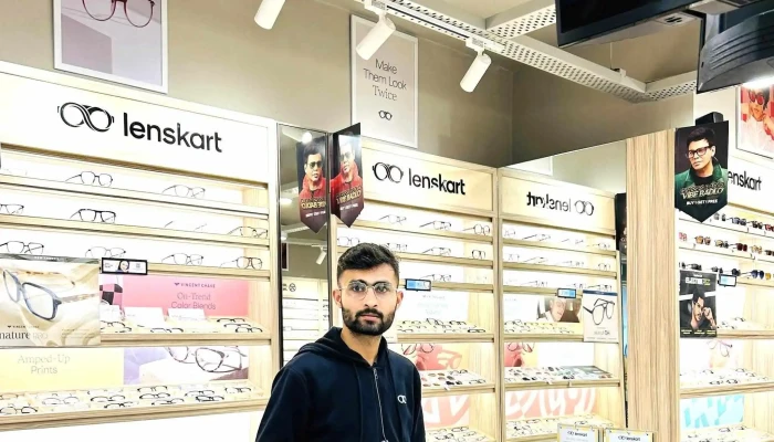 Lenskartcom At Model Town Yamuna Nagar Promotion - Yamuna Nagar, Jagadhri