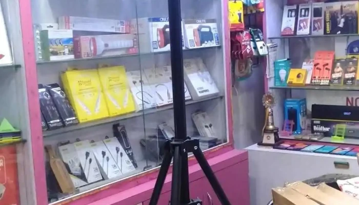 Nachiket Communication (mobile electronic accessories,Vi Gallery,jio payment bank,money transfer,health insurance) - Pratiksha Complex Building