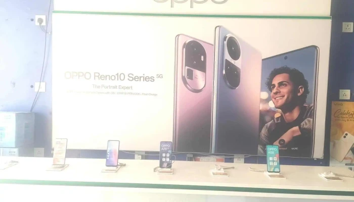 Om Electronics Communication Mobile Shop Cell Phone Store - Pimpri-chinchwad