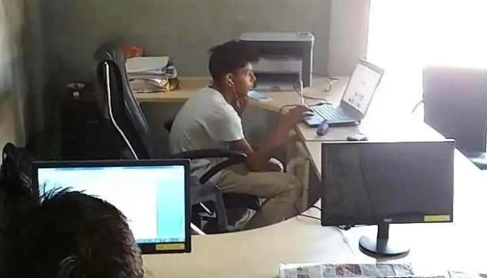 Photostate Computer Centre By Owner - Pataudi, Mirzapur