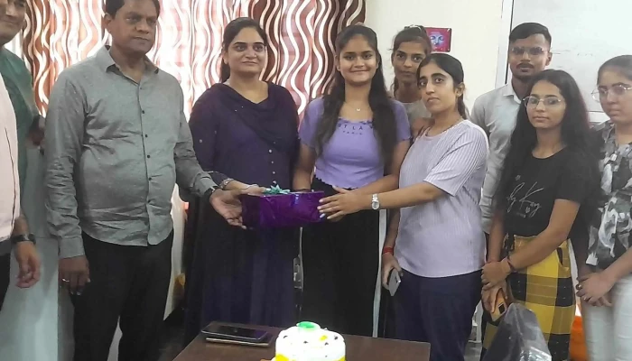 Prayag Computer Centre And Punjabi Coaching Centre -  Computer Consultant - Hisar