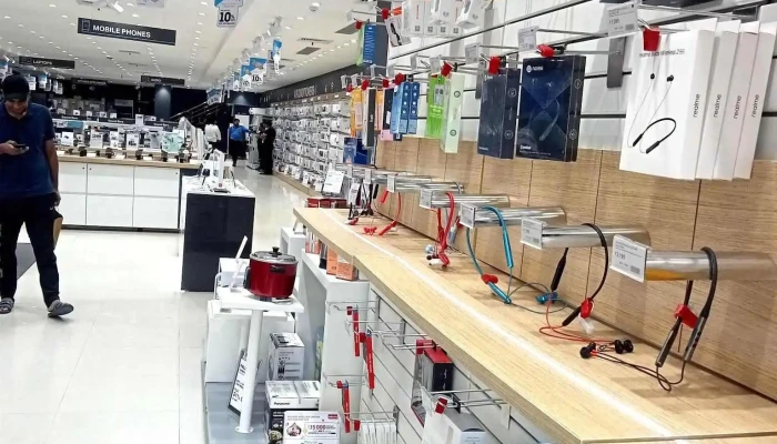 Reliance Digital -  Inside - Jind