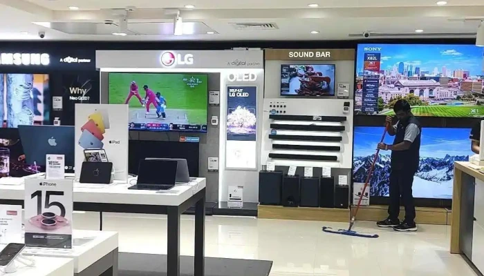 Reliance Digital -  Inside - Nashik, Deolali