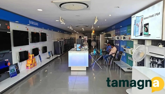 Samsung SmartPlaza - Phoenix Retail - Besides Suprabhat Hotel