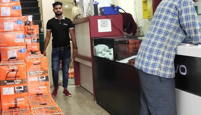 Sanju Mobile Shop -  Comments - Karaira Punahana