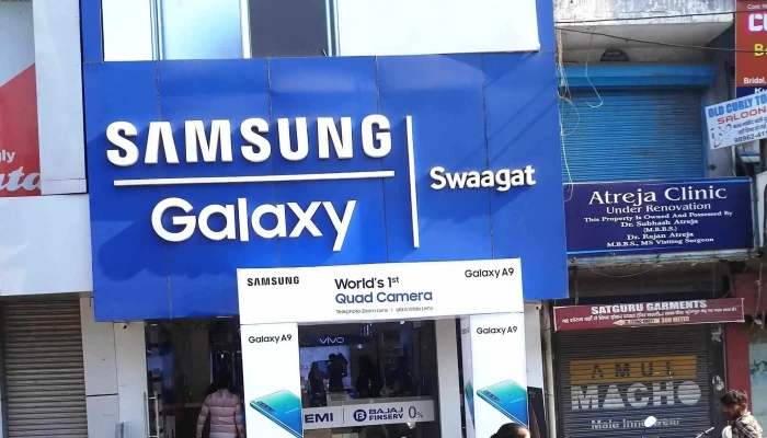 Swaagat Mobiles Apple -  Near Me - Karnal
