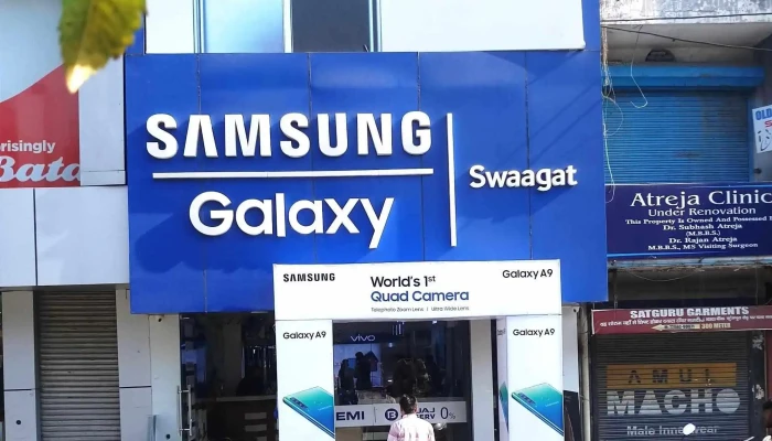 Swaagat Mobiles Apple -  Prices - Karnal