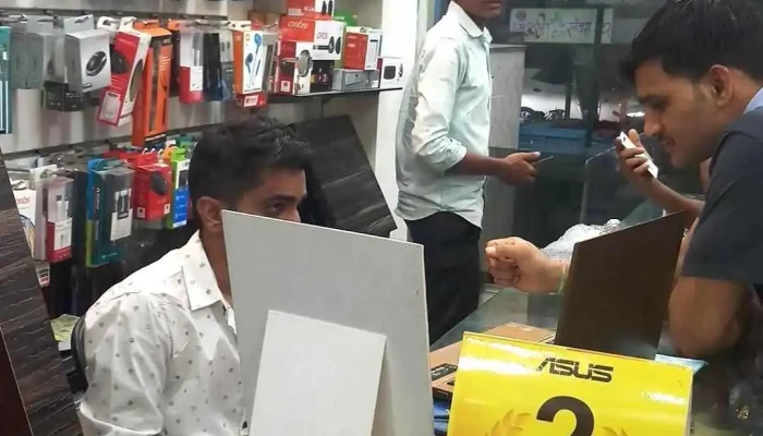 Tech Lounge -    Computer Mobile Sales And Services Inside - Pune, Pimpri-chinchwad