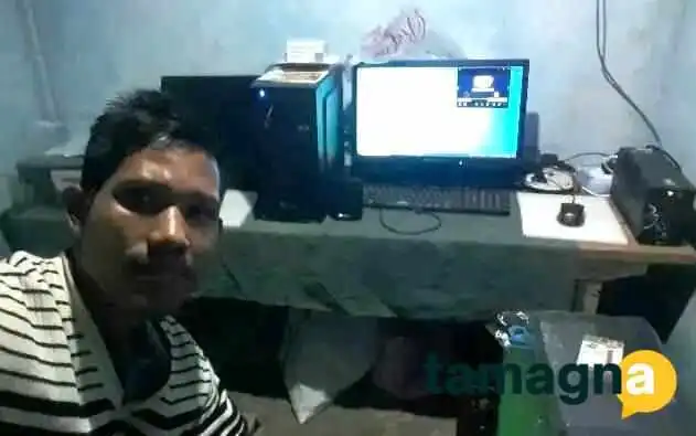 Tillo Computer Shop -  Inside - Bajengdoba