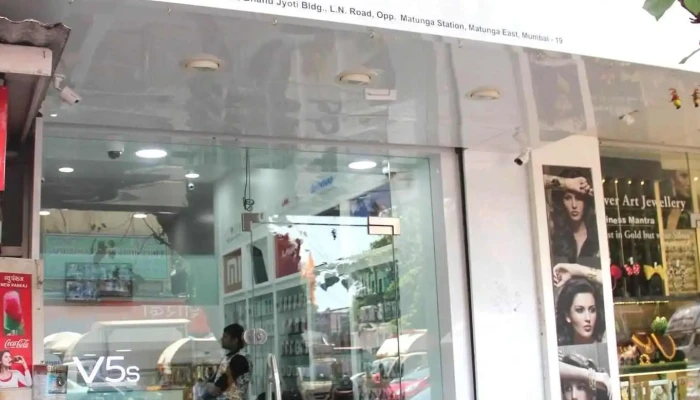 Top 10 Store | Mobile, Tv, Laptop, Accessories in Matunga East Next to Mani's café - Gada Estate